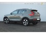 Volvo XC40 B3 163PK Automaat Ultimate Dark / Panoramadak / Adaptive cruise control / Elektrische stoelen / Harman Kardon audio / Pilot assist / BLIS / Stoel en stuur verwarming / Elektrische achterklep / Parkeersensoren met camera / Google infotainment