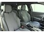 Peugeot e-2008 EV GT 54 kWh | Adaptieve Cruise control | Camera | LED Verlichting | Sportstoelen | Navigatie | Climate control