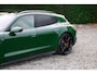 Porsche Taycan Cross Turismo GTS 598pk | PTS British Racing Green | Oleo Leder Truffel | HUD | InnoDrive