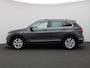 Volkswagen Tiguan 1.5 TSI Elegance 150PK DSG Trekhaak, Achteruitrijcamera, Keyless, Stoelverwarming, Adaptieve Cruise Controle, Virtual Pedal, 18" LM Velgen