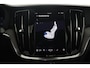 Volvo V60 T6 AWD Ultimate Dark Full Option! | Bowers & Wilkins | trekhaak | Gelamineerde zijruiten | Head-Up Display |