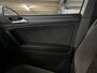 Volkswagen Tiguan 1.5 TSI R-Line / 20" LMV / Navigatie  / App connect / Camera / Parkeersensoren V+A P4