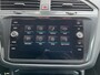 Volkswagen Tiguan 1.5 TSI R-Line / 20" LMV / Navigatie  / App connect / Camera / Parkeersensoren V+A P4