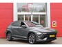 Hyundai Kona 1.6 GDI 130PK HEV N LINE | *NIEUWE AUTO!* | NAVIGATIE | DRAADLOZE APPLE CARPLAY/ANDROID AUTO | ADAPTIVE CRUISE CONTROL | CLIMATE CONTROL | DODEHOEK DETECTIE | DRAADLOZE TELEFOONLADER | 18" LICHTMETALEN VELGEN | ACHTERUITRIJ CAMERA | PARKEERSENSOREN VOOR EN ACHTER | KEYLESS ENTRY/START | DAB+ RADIO | ELEKTRISCH BEDIENBARE ACHTERKLEP | SFEER VERLICHTING | FULL LED KOPLAMPEN |