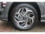 Hyundai Kona 1.6 GDI 130PK HEV N LINE | *NIEUWE AUTO!* | NAVIGATIE | DRAADLOZE APPLE CARPLAY/ANDROID AUTO | ADAPTIVE CRUISE CONTROL | CLIMATE CONTROL | DODEHOEK DETECTIE | DRAADLOZE TELEFOONLADER | 18" LICHTMETALEN VELGEN | ACHTERUITRIJ CAMERA | PARKEERSENSOREN VOOR EN ACHTER | KEYLESS ENTRY/START | DAB+ RADIO | ELEKTRISCH BEDIENBARE ACHTERKLEP | SFEER VERLICHTING | FULL LED KOPLAMPEN |