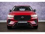Volvo XC60 2.0 T6 Plug-in hybrid AWD Plus Dark | Adaptieve cruise control | 360° camera | Trekhaak | Stoel- en stuurverwarming | Dode hoek detectie BLIS | Panorama dak | All season banden | Google Auto |