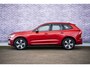 Volvo XC60 2.0 T6 Plug-in hybrid AWD Plus Dark | Adaptieve cruise control | 360° camera | Trekhaak | Stoel- en stuurverwarming | Dode hoek detectie BLIS | Panorama dak | All season banden | Google Auto |