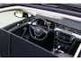 Volkswagen Passat Variant 1.8 TSI Highline Business R Automaat | 180pk | R-Line | Panoramadak | Active Info Display | Trekhaak | Stoelverwarming | LED | 18 Inch | Keyless