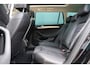 Volkswagen Passat Variant 1.8 TSI Highline Business R Automaat | 180pk | R-Line | Panoramadak | Active Info Display | Trekhaak | Stoelverwarming | LED | 18 Inch | Keyless