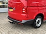 Volkswagen Transporter 2.0 TDI L1H1 Airco Cruise control Kastinrichting Betimmering in de laadruimte Telefoonvoorbereiding 1e eigenaar Dealer onderhouden Euro 6