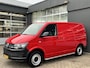 Volkswagen Transporter 2.0 TDI L1H1 Airco Cruise control Kastinrichting Betimmering in de laadruimte Telefoonvoorbereiding 1e eigenaar Dealer onderhouden Euro 6