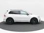 Volkswagen Tiguan 1.5 TSi 150 Pk Automaat R-Line | Black Style | Panoramadak | Adaptive Cruise | Climate Control | Navigatie | Camera | Carplay | 20 inch | 34.670 Km!!