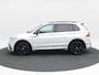 Volkswagen Tiguan 1.5 TSi 150 Pk Automaat R-Line | Black Style | Panoramadak | Adaptive Cruise | Climate Control | Navigatie | Camera | Carplay | 20 inch | 34.670 Km!!