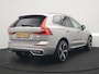 Volvo XC60 T6 AWD R-Design Plug In Hybrid Long Range Nieuw Model 350pk Dealer O.H. PHEV | Panodak | Adaptive Cruise | Camera | Lederen Sportstoelen Memory & Verwarmd | Google Assistent | Apple Carplay | Keyless | Virtual | 21"L.M | DAB |