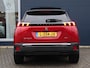 Peugeot e-2008 EV GT Pack 50 kWh 136 pk | Navigatie | Elektrisch Glazen Panoramadak | Achteruitrijcamera | Alcantara Bekleding | Verwarmde Sportstoelen | LED Koplampen | Dodehoek Detectie | Adaptieve Cruise Control | 18" Lichtmetalen Velgen | Apple Carplay/Android Auto |