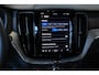 Volvo XC60 T6 Plug-in hybrid AWD Plus Dark | Adaptive cruise control | 360° parkeercamera | BLIS | Wegklapbare trekhaak | Panoramadak | Stoel en stuurwielverwarming | Lederen bekleding | Google infotainment | Parkeersensoren voor + achter