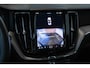 Volvo XC60 T6 Plug-in hybrid AWD Plus Dark | Adaptive cruise control | 360° parkeercamera | BLIS | Wegklapbare trekhaak | Panoramadak | Stoel en stuurwielverwarming | Lederen bekleding | Google infotainment | Parkeersensoren voor + achter