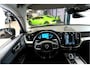 Volvo XC60 2.0 T6 AWD Long Range 293kW/399pk Aut8 Recharge Plus Bright BOWERS&WILKINS + PANORAMADAK + PILOT ASSIST + ADAPT.CRUISE + STOELVERWARMING V&A + STUURVERWARMING + CAMERA + PD-GLASS + GOOGLE DASH + KEYLESS ENTRY&GO + PARKSENSOREN V&A + 19" LM-VELGEN!!