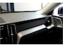 Volvo XC60 2.0 T6 AWD Long Range 293kW/399pk Aut8 Recharge Plus Bright BOWERS&WILKINS + PANORAMADAK + PILOT ASSIST + ADAPT.CRUISE + STOELVERWARMING V&A + STUURVERWARMING + CAMERA + PD-GLASS + GOOGLE DASH + KEYLESS ENTRY&GO + PARKSENSOREN V&A + 19" LM-VELGEN!!