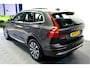 Volvo XC60 2.0 T6 AWD Long Range 293kW/399pk Aut8 Recharge Plus Bright BOWERS&WILKINS + PANORAMADAK + PILOT ASSIST + ADAPT.CRUISE + STOELVERWARMING V&A + STUURVERWARMING + CAMERA + PD-GLASS + GOOGLE DASH + KEYLESS ENTRY&GO + PARKSENSOREN V&A + 19" LM-VELGEN!!