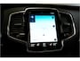 Volvo XC90 2.0 T8 AWD 287kW/390pk Aut8 Twin Engine Inscription 7P LUCHTVERING + PANORAMADAK + HARMAN/KARDON + ADAPT.CRUISE + 360 CAMERA + PILOT ASSIST + STOEL-&STUURVERWARMING + EL.TREKHAAK + HEAD-UP + BLIS + LANE ASSIST + PARKSENSOREN + 20" LM-VELGEN!!