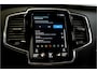 Volvo XC90 2.0 T8 AWD 287kW/390pk Aut8 Twin Engine Inscription 7P LUCHTVERING + PANORAMADAK + HARMAN/KARDON + ADAPT.CRUISE + 360 CAMERA + PILOT ASSIST + STOEL-&STUURVERWARMING + EL.TREKHAAK + HEAD-UP + BLIS + LANE ASSIST + PARKSENSOREN + 20" LM-VELGEN!!