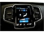 Volvo XC90 2.0 T8 AWD 287kW/390pk Aut8 Twin Engine Inscription 7P LUCHTVERING + PANORAMADAK + HARMAN/KARDON + ADAPT.CRUISE + 360 CAMERA + PILOT ASSIST + STOEL-&STUURVERWARMING + EL.TREKHAAK + HEAD-UP + BLIS + LANE ASSIST + PARKSENSOREN + 20" LM-VELGEN!!