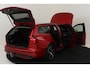 Volvo V60 B4 (M-HYBRID) PLUS DARK -GEVENT.LEDER|CAMERA|TREKHAAK|ADAP.CRUISE|POWER-SEATS|19"