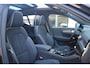 Volvo XC40 B4 AUT7 197PK Plus Black Edition, Panoramisch Schuif-/Kanteldak, Adaptieve Cruise Control met Pilot Assist, Premium Audio by Harman Kardon, Elektrisch bedienbare bestuurdersstoel met geheugen, 360 Parkeercamera, Park Assist voor + achter, Verwarmbare voorstoelen + stuurwiel, Adaptieve koplampen, 20'' Lichtmetalen wielen