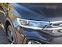 Volkswagen T-Roc 1.5 TSi 150pk DSG R-Line Black Edition | Black Style | App Connect | Panoramadak | Camera | Keyless | Elektrische Achterklep | Matrix LED | Winter Pakket