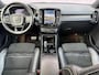 Volvo XC40 Recharge P8 AWD R-Design | Trekhaak | Blis | 360º Camera | Adaptieve cruise controle | Memory | Camera | Warmte Pomp | Stoel + Stuur verwarming |