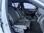 Volvo EX40 Single Motor Extended Range Ultra 82 kWh 17% Bijtelling | Panorama-schuifdak | PBlis | Adaptieve Cruise controle | Google | Stuur + Stoel verwarming | 360° Camera | VOL