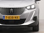 Peugeot e-2008 EV Active Pack 50 kWh | Apple Carplay & Android Auto | Cruise Control | Keyless Start | Lane Assist | Navigatie | DAB |
