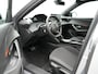Peugeot e-2008 EV Active Pack 50 kWh | Apple Carplay & Android Auto | Cruise Control | Keyless Start | Lane Assist | Navigatie | DAB |