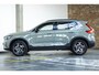 Volvo XC40 B4 Plus Dark | Trekhaak Semi-elektrisch | Adaptieve Cruise Control | Pilot Assist | Verwarmbare voorstoelen | Verwarmbaar stuurwiel | Blind Spot Information System | Verwarmbare voorruit | Parkeercamera | Parkeersensoren voor + achter |