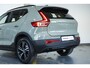 Volvo XC40 B4 Plus Dark | Trekhaak Semi-elektrisch | Adaptieve Cruise Control | Pilot Assist | Verwarmbare voorstoelen | Verwarmbaar stuurwiel | Blind Spot Information System | Verwarmbare voorruit | Parkeercamera | Parkeersensoren voor + achter |