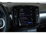 Volvo XC40 B4 Plus Dark | Trekhaak Semi-elektrisch | Adaptieve Cruise Control | Pilot Assist | Verwarmbare voorstoelen | Verwarmbaar stuurwiel | Blind Spot Information System | Verwarmbare voorruit | Parkeercamera | Parkeersensoren voor + achter |
