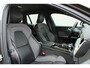 Volvo V60 T6 Automaat Plug-in hybrid AWD Plus Dark | Harman/Kardon Premium Geluidssysteem | Elektrisch Verwarmbare Voorruit | Trekhaak Semi Elektrisch Inklapbaar | Elektrisch Verstelbare Voorstoelen | Stoelverwarming Voor- en Achter | Stuurverwarming | Lederen Bekleding | 360 Graden Parkeercamera | BLIS Dodehoekdetectie |