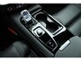 Volvo V60 T6 Automaat Plug-in hybrid AWD Plus Dark | Harman/Kardon Premium Geluidssysteem | Elektrisch Verwarmbare Voorruit | Trekhaak Semi Elektrisch Inklapbaar | Elektrisch Verstelbare Voorstoelen | Stoelverwarming Voor- en Achter | Stuurverwarming | Lederen Bekleding | 360 Graden Parkeercamera | BLIS Dodehoekdetectie |