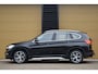 BMW X1 sDrive20i Orange Edition II * Head-up * Trekhaak * Panoramadak *