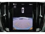 Volvo V60 T6 Recharge AWD Plus Dark - Panorama/schuifdak - IntelliSafe Assist & Surround - Parkeercamera achter - Verwarmde voorstoelen, stuur & achterbank - Parkeersensoren voor & achter - Elektr. bedienb. voorstoelen met geheugen - Elektr. inklapbare trekhaak - 18' LMV