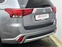 Mitsubishi Outlander 2.0 PHEV instyle+ / Accupakket vervangen in 2024! / All Season banden / Trekhaak / Schuif-/kanteldak / Lederen bekleding / Adaptieve cruise control / 360 camera / Apple CarPlay/Android Auto /