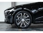 Volvo V60 T6 Plug-in hybrid AWD Plus Dark | Adaptive Cruise Control | 360° Parkeercamera | BLIS | Stoelverwarming | Stuurwielverwarming | Wegklapbare trekhaak | Harman Kardon Premium Audio | Google infotainment | Parkeersensoren voor + achter