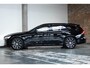 Volvo V60 T6 Plug-in hybrid AWD Plus Dark | Adaptive Cruise Control | 360° Parkeercamera | BLIS | Stoelverwarming | Stuurwielverwarming | Wegklapbare trekhaak | Harman Kardon Premium Audio | Google infotainment | Parkeersensoren voor + achter