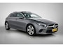 Mercedes-Benz A-klasse 180 Solution Luxury (SFEERVERLICHTING, PANORAMADAK, ELEKT. STOELEN, ADAPTIVE CRUISE, CAMERA, 1e EIGENAAR)