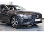 Volvo V60 B4 Plus Dark | Elektrisch verstelbare stoelen | Semi Elektrische Wegklapbare Trekhaak | Stuurverwarming | Adaptive cruise control | Parkeercamera | Parkeersensoren voor + achter | Stoelverwarming | Parkeerverwarming