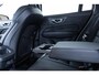 Volvo V60 B4 Plus Dark | Elektrisch verstelbare stoelen | Semi Elektrische Wegklapbare Trekhaak | Stuurverwarming | Adaptive cruise control | Parkeercamera | Parkeersensoren voor + achter | Stoelverwarming | Parkeerverwarming