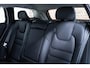 Volvo V60 B4 Plus Dark | Elektrisch verstelbare stoelen | Semi Elektrische Wegklapbare Trekhaak | Stuurverwarming | Adaptive cruise control | Parkeercamera | Parkeersensoren voor + achter | Stoelverwarming | Parkeerverwarming