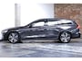Volvo V60 B4 Plus Dark | Elektrisch verstelbare stoelen | Semi Elektrische Wegklapbare Trekhaak | Stuurverwarming | Adaptive cruise control | Parkeercamera | Parkeersensoren voor + achter | Stoelverwarming | Parkeerverwarming