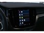 Volvo V60 B4 Plus Dark | Elektrisch verstelbare stoelen | Semi Elektrische Wegklapbare Trekhaak | Stuurverwarming | Adaptive cruise control | Parkeercamera | Parkeersensoren voor + achter | Stoelverwarming | Parkeerverwarming